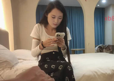 约了一个19岁身材苗条的妹子-李白剧情 封面