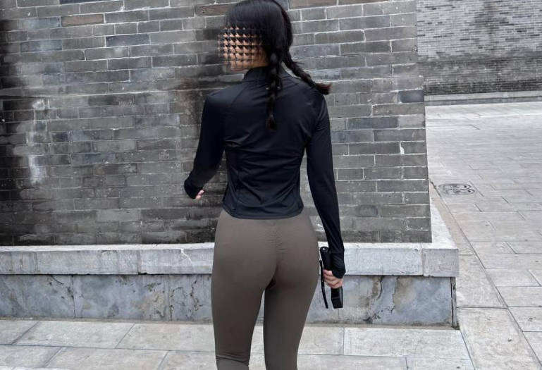 抓住机会开发了堂姐的处女地爆操了堂姐屁眼两次剧情 封面