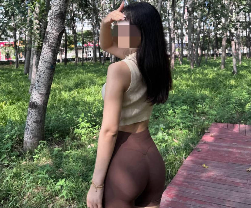 不出意外应该是最后一次爆操妈妈的骚逼剧情 封面
