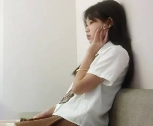 3000块酒店约操零零后18岁学生妹小妹妹被操的一脸可怜-玉面书生剧情 封面