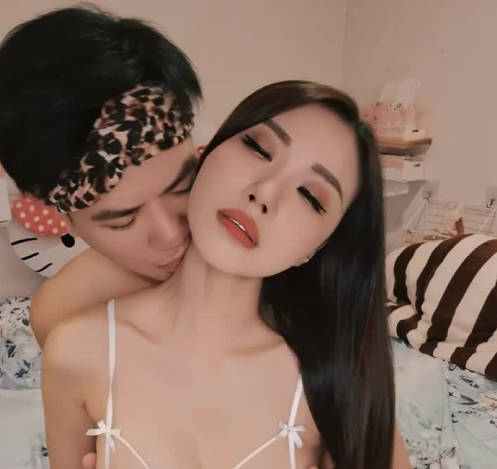 天使的诱惑性感睡衣无套内射-李蓉蓉剧情 封面