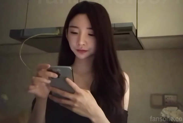 约一线城市小网红还是个白虎-7BOSS剧情 封面海报