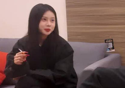 今天约了个刚20岁的小嫩妹-邓西门剧情