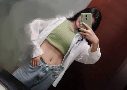 压抑不住躁动直接爬上床摸女儿逼逼揉捏女儿奶子剧情 封面