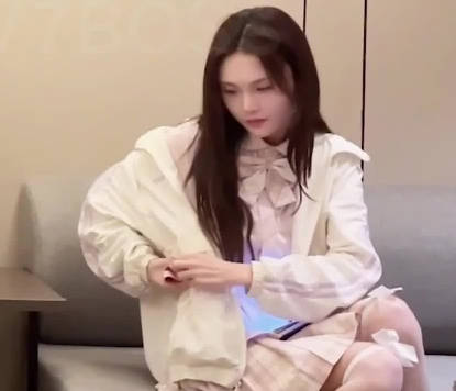 今天约的妹子身材苗条夹子音叫床声音太温柔了-7BOSS剧情 封面