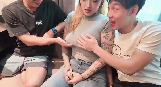 大像传媒DY-07平行宇宙的两种脚色人生-鱿鱼剧情 封面