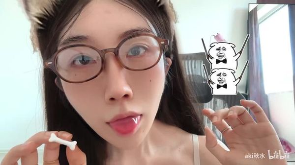 [aki秋水ASMR]秋水充电福利怼脸孔雀鱼采耳视觉触发哄睡视频集 16-第1集