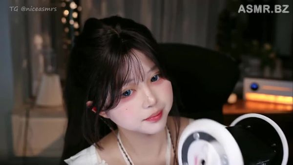 啵啵眠眠 手持设备 双耳舔舐