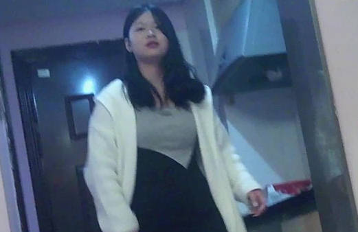 公寓多角度近距离实拍170cm圆脸00后美女剧情 封面
