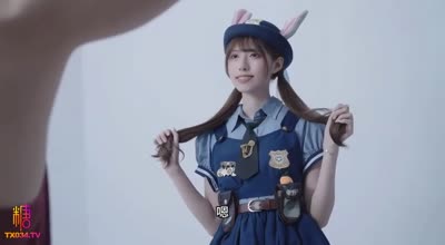 约拍遭阴阳合同要挟校花级别颜值剧情 封面