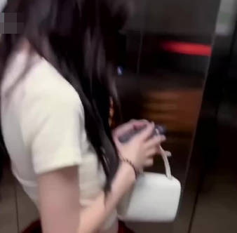 美胸幼师小身板好玩特别是一双脚摩擦的给力啊胸特好看-深情小K剧情 封面