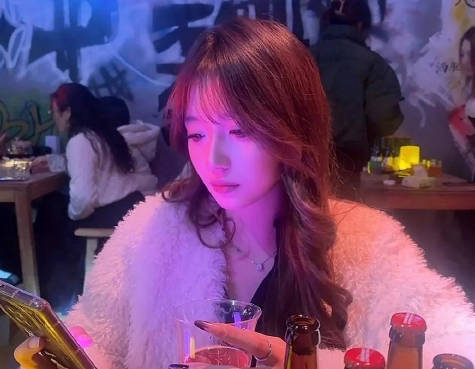 去KTV把姐姐给灌醉顺其自然就强奸剧情