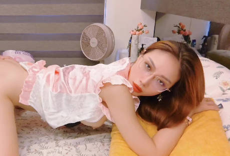 饥渴后妈与儿的激情-李蓉蓉剧情 封面