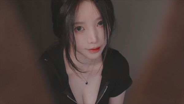 Yoonying ASMR  由狡猾的女老板经营的脱毛店里进行角色扮演 封面海报