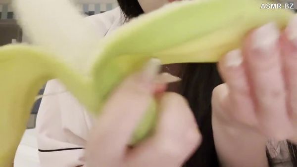 觉觉不困 蕾丝 吃香蕉 封面
