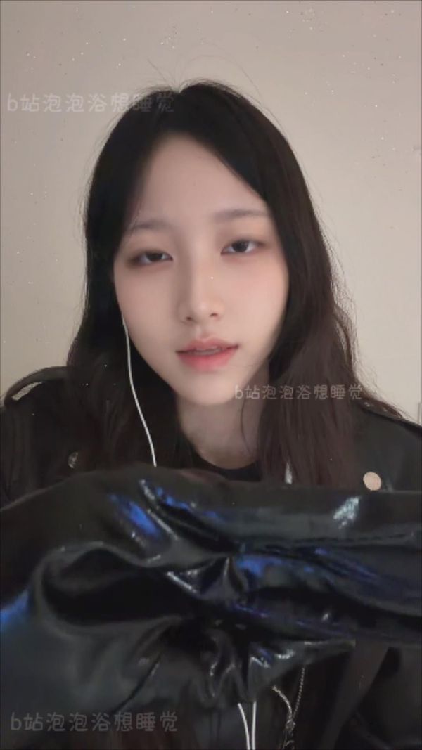 泡泡浴想睡觉 嘘|病娇 |8：37 封面