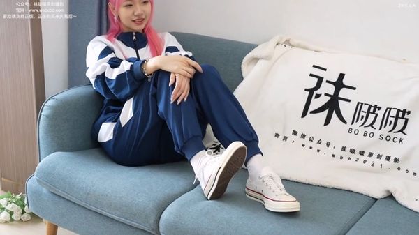 BoBoSocks袜啵啵 小甜豆 粉发校服与帆布鞋的复古偏移 封面